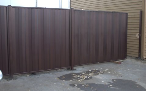 Sliding gates and fences