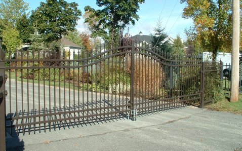 Sliding gates and fences