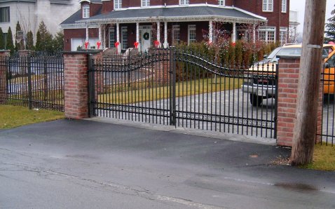 Sliding gates and fences