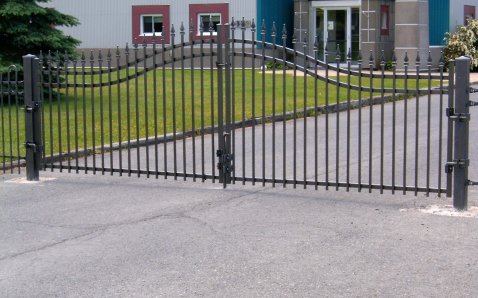 Sliding gates and fences