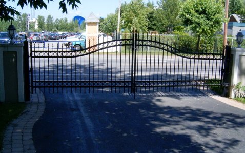 Sliding gates and fences